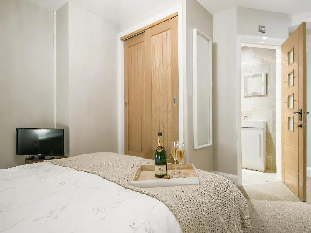 89A Church Street - Luxury One Bed Apartment With Roof Terrace Whitby